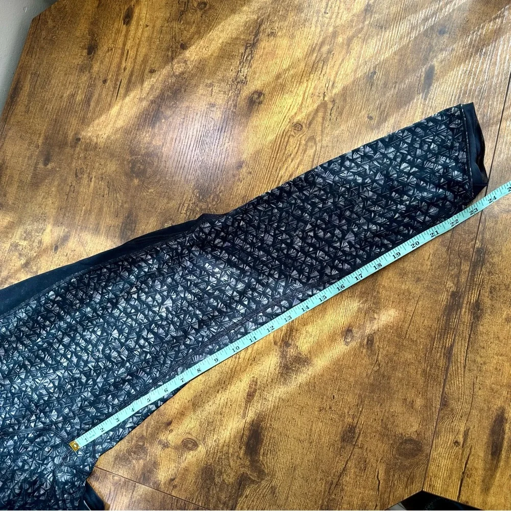 Lululemon Featherlight Light 7/8 Tight, Iridescent Multi Black Luxtreme, 10